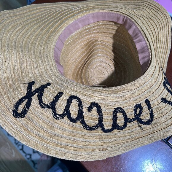 "on vacay" floppy beach hat - Picture 3 of 3